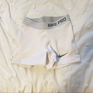 Nike Pro shorts - White